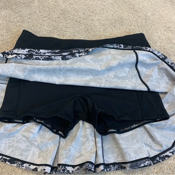 LULULEMON black white printed Circuit Breaker Skirt Sz 6 - Picture 6 of 11